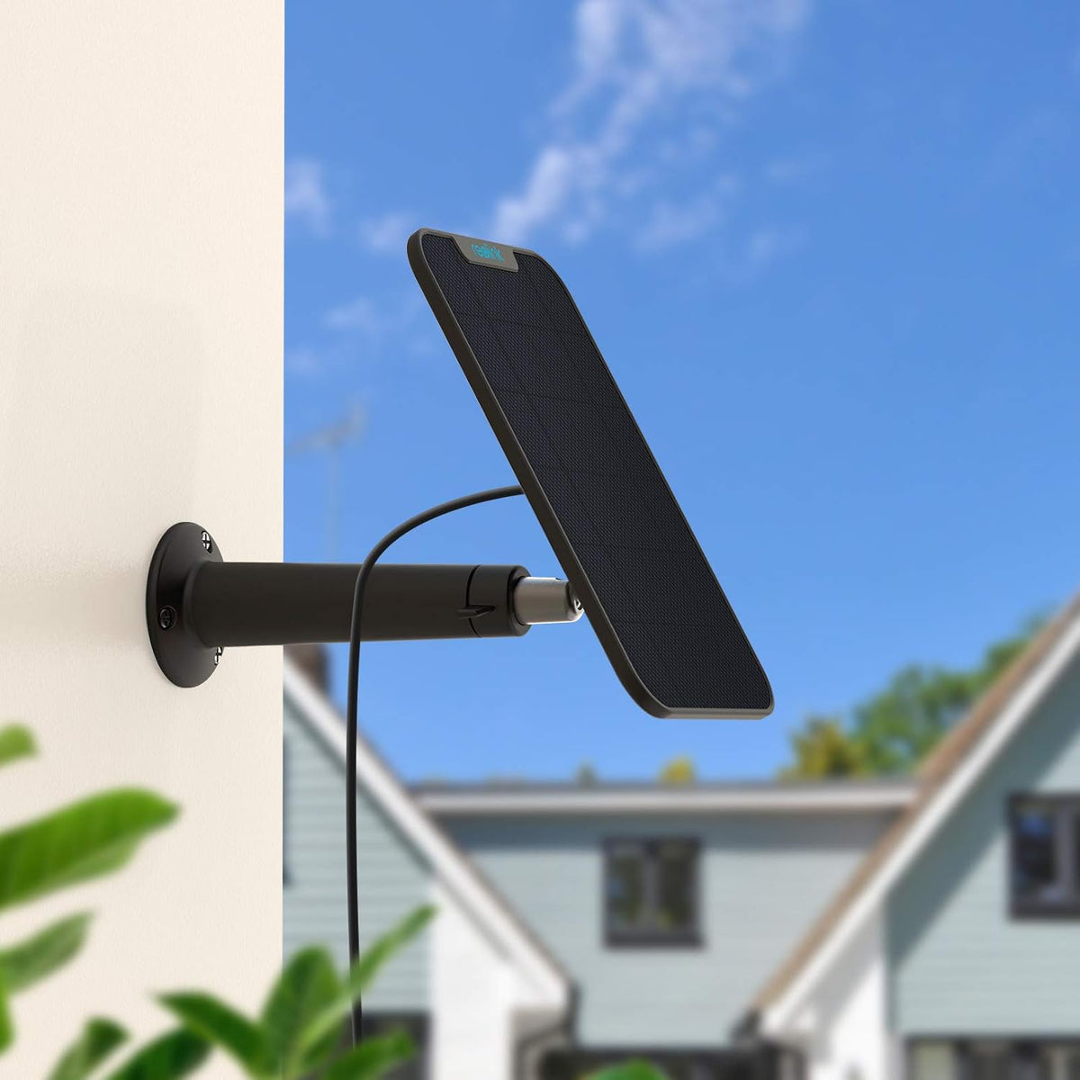 Wireless Outdoor Security Camera with Solar Panel P2791