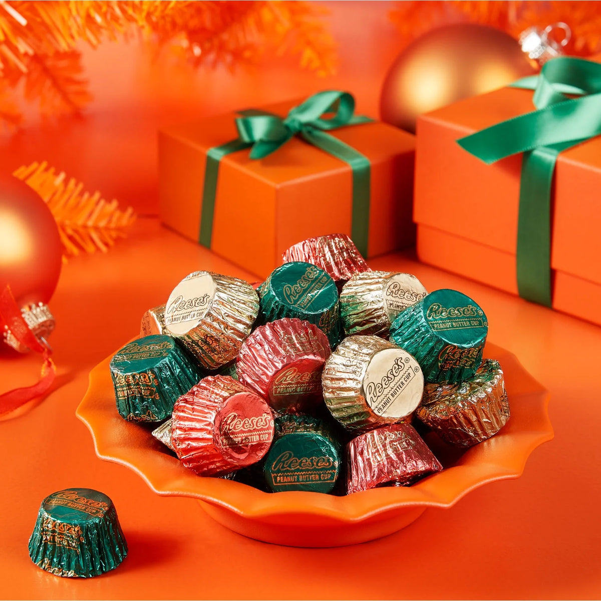 Milk Chocolate Peanut Butter Cups Christmas Candy, 6.5 oz H56012