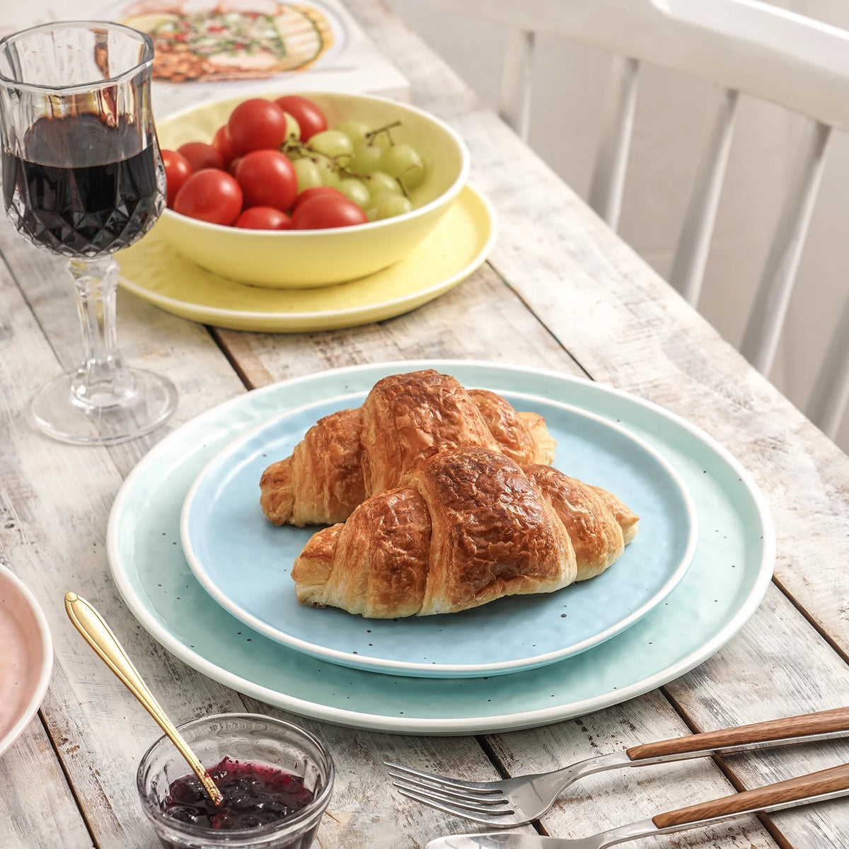 16-Piece Stoneware Dinnerware Set for 4 A44868